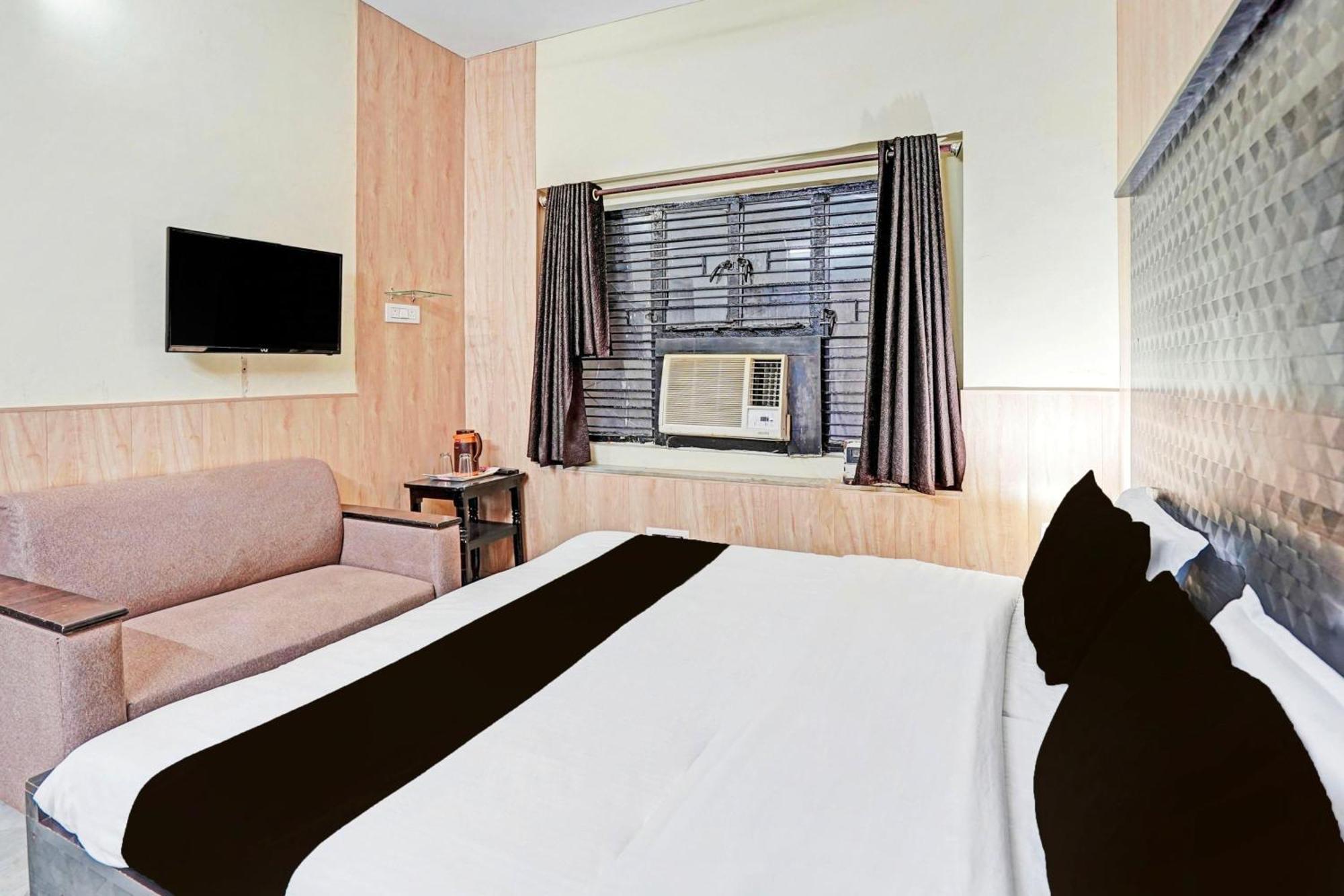Super Collection O Mathura Near Railway Station Exterior foto